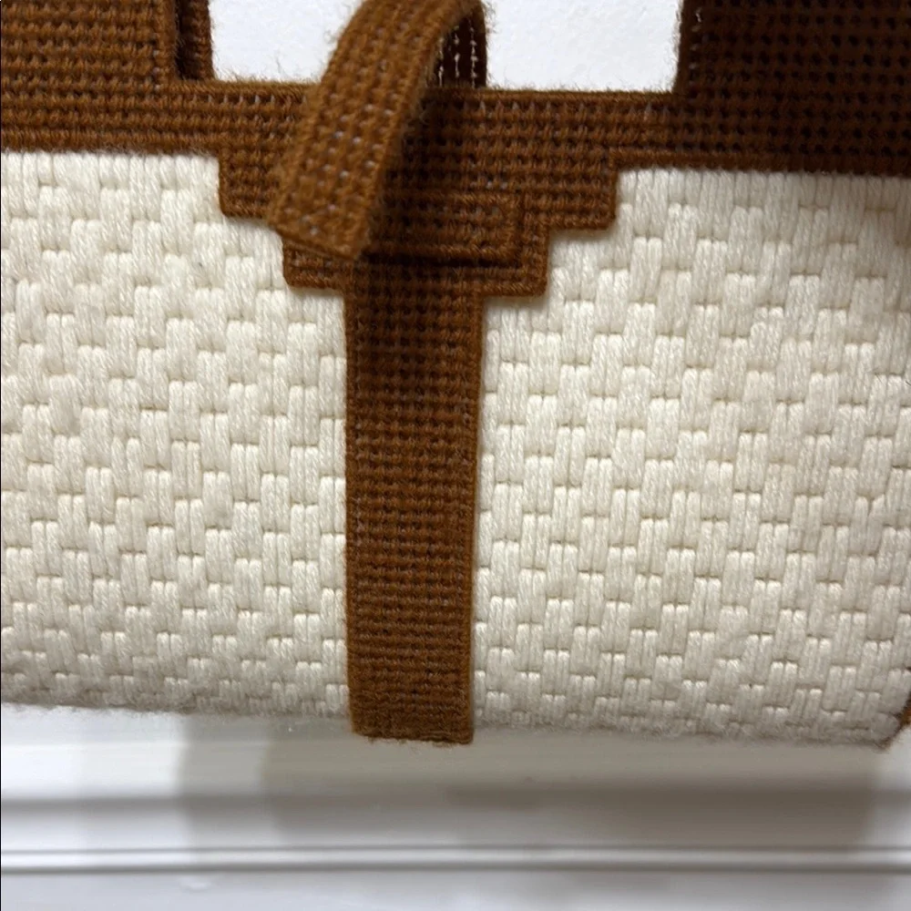 Elegant Two-Tone Woven Clutch - Picture 2 of 5